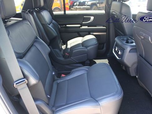 New 2025 Ford Expedition Platinum w/ Stealth Appearance Package image 9