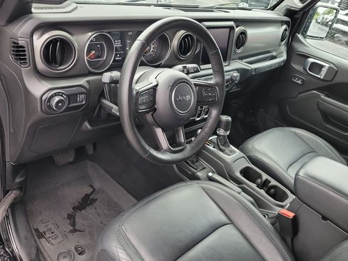 Used 2023 Jeep Wrangler Unlimited Sport AWD/4WD image 21