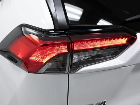 Used 2021 Toyota RAV4 LE w/ Carpet Mat Package (TMS) image 30