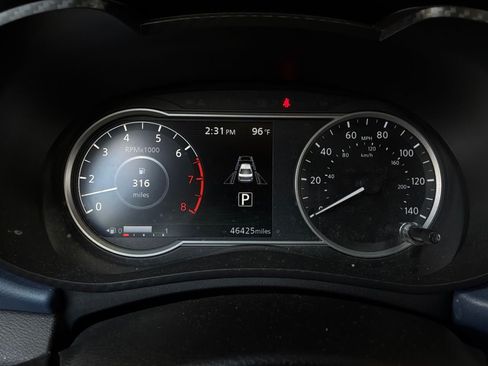 Used 2025 Nissan Versa SV FWD image 33