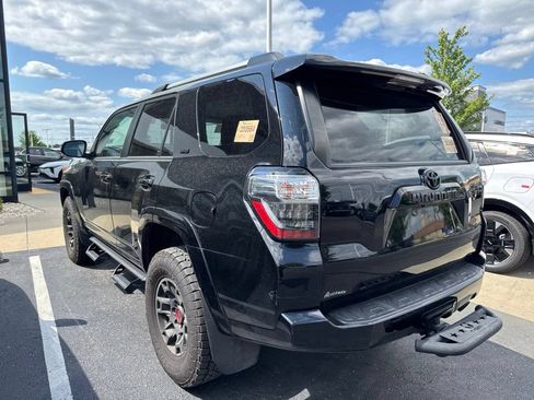 Used 2022 Toyota 4Runner SR5 w/ TRD Black Wheel Package (TMS) AWD/4WD image 6