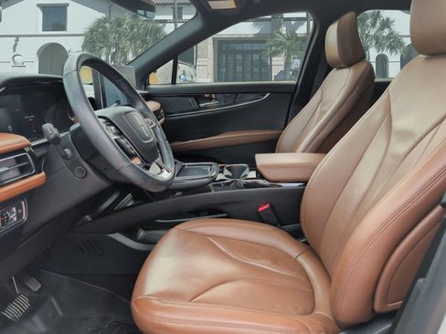 Used 2022 Lincoln Nautilus Reserve FWD image 11