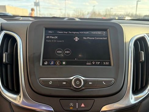 Used 2022 Chevrolet Equinox LT image 16