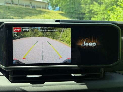 New 2025 Jeep Gladiator Rubicon image 26