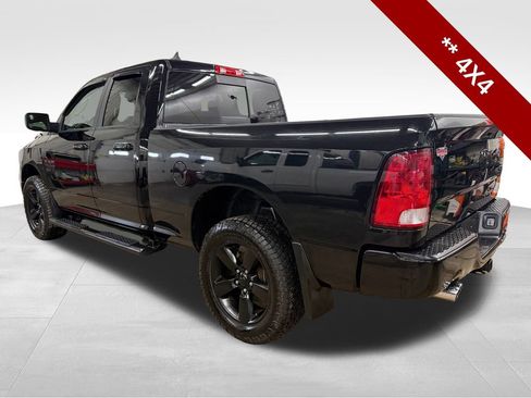 Used 2019 RAM 1500 Classic SLT w/ Black Appearance Group image 3