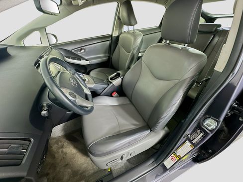 Used 2013 Toyota Prius Four FWD image 13
