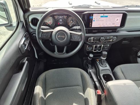 Used 2025 Jeep Gladiator Sport AWD/4WD image 21