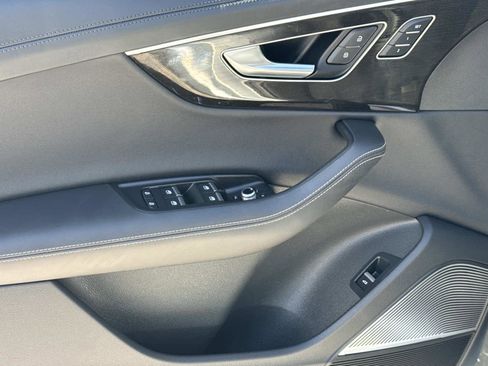 Used 2025 Audi Q7 3.0T Prestige w/ Prestige Package image 27