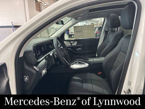 New 2026 Mercedes-Benz GLS 450 4MATIC image 7