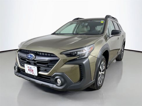 Used 2024 Subaru Outback Premium AWD/4WD image 4