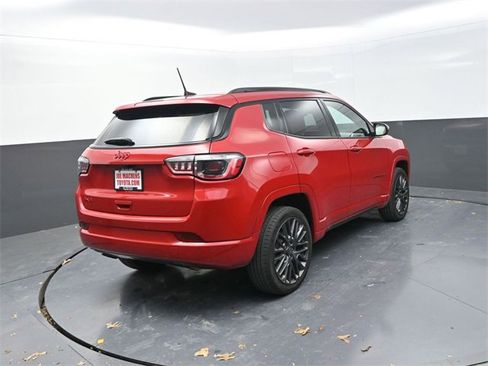 Used 2023 Jeep Compass Limited image 7