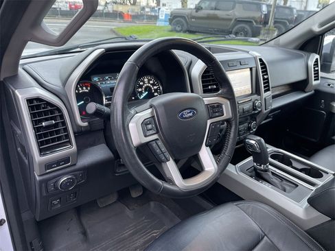 Used 2019 Ford F150 Lariat image 10