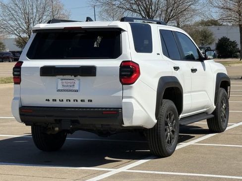 Used 2025 Toyota 4Runner SR5 image 4