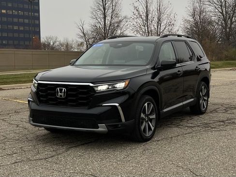 Certified 2025 Honda Pilot Elite image 16