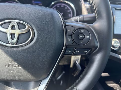 Used 2020 Toyota Camry SE image 15