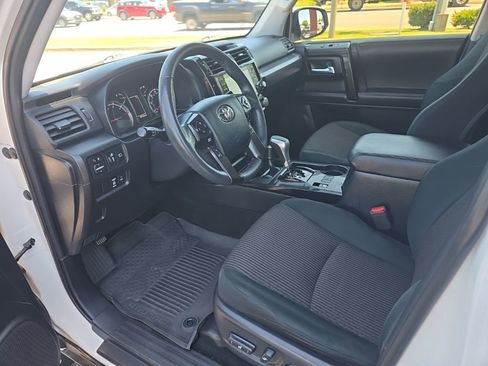 Certified 2023 Toyota 4Runner TRD Off-Road AWD/4WD image 10