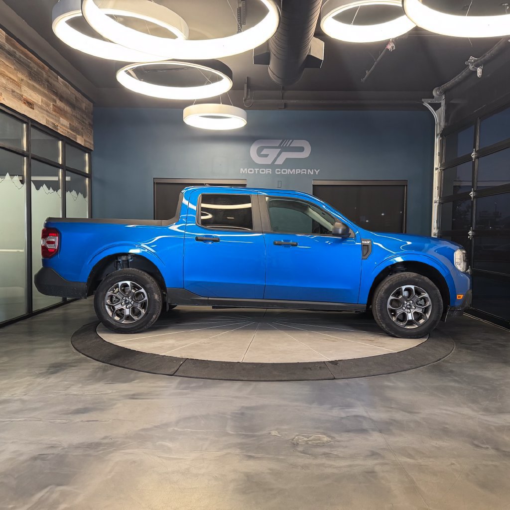 Used 2022 Ford Maverick XLT FWD image 2