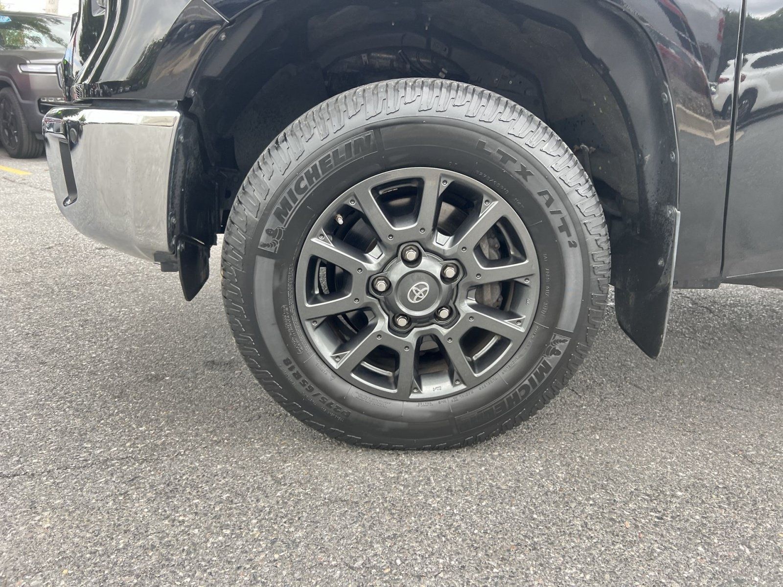 Used 2021 Toyota Tundra SR5 w/ Trail Edition AWD/4WD image 12