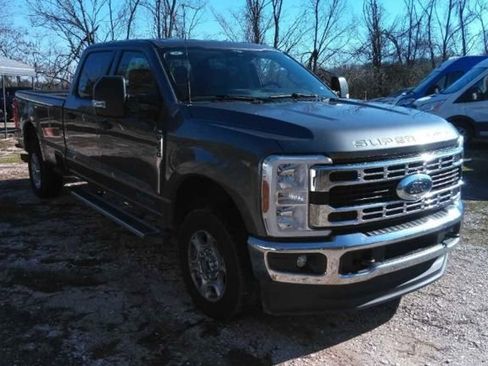 Used 2025 Ford F250 XLT image 4