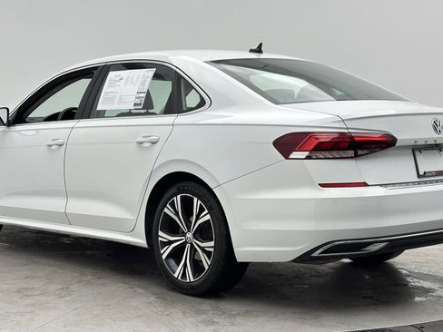 Used 2021 Volkswagen Passat 2.0T SE FWD image 6