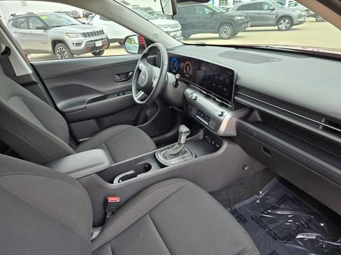 Used 2025 Hyundai Kona SEL AWD/4WD image 18