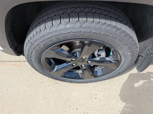 Used 2023 Jeep Grand Cherokee Altitude AWD/4WD image 10