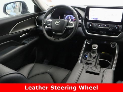 Used 2025 Toyota Grand Highlander FWD image 32