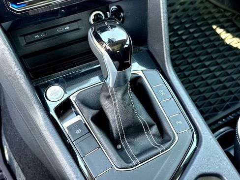 New 2025 Volkswagen Taos SE image 14