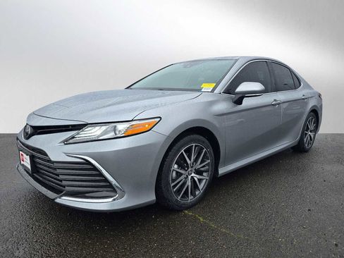 Used 2024 Toyota Camry XLE image 7