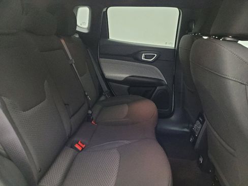Used 2024 Jeep Compass Sport AWD/4WD image 19
