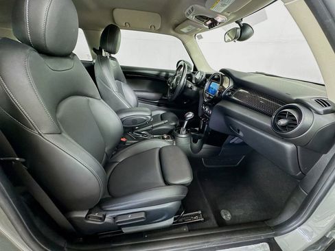 Used 2019 MINI Cooper S w/ Signature Upholstery Package image 33