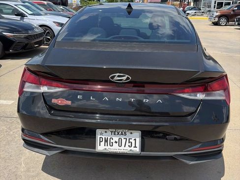 Used 2021 Hyundai Elantra SEL FWD image 6
