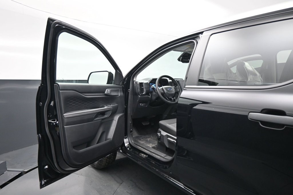 New 2026 Ford Ranger XLT w/ Black Appearance Package AWD/4WD image 8