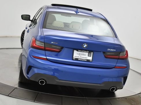 Used 2022 BMW 330i xDrive Sedan w/ M Sport Package AWD/4WD image 10