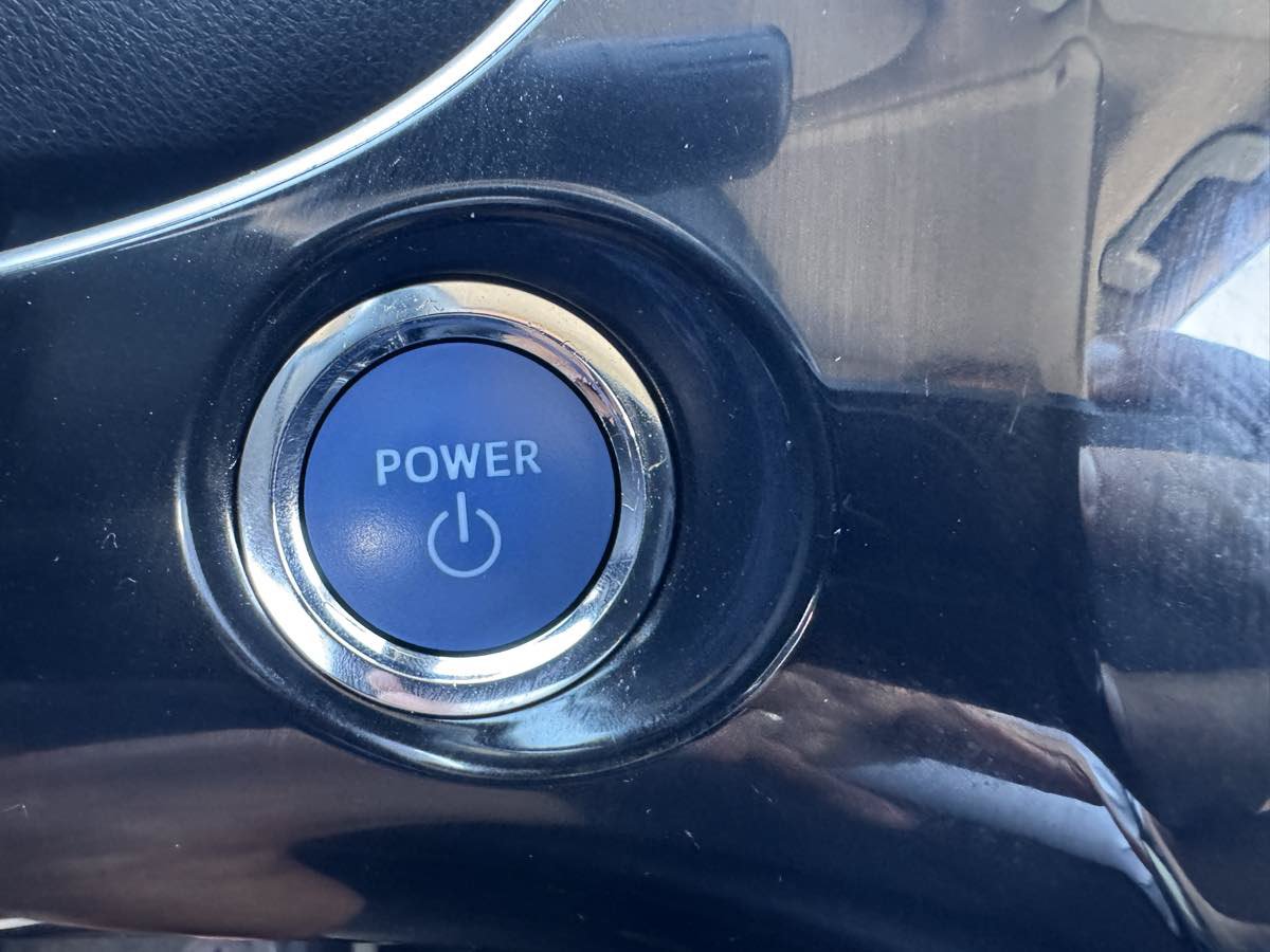 Used 2017 Toyota Prius Four w/ Advanced Technology Package FWD image 29