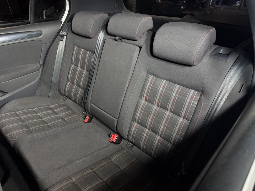 Used 2010 Volkswagen GTI 4-Door FWD image 15