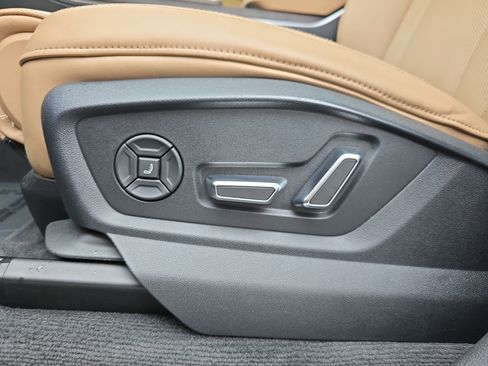 Used 2019 Audi Q8 Prestige AWD/4WD image 27