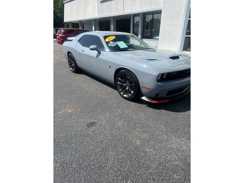 Used 2021 Dodge Challenger R/T Scat Pack RWD image 2