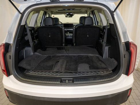 Certified 2024 Kia Telluride S w/ S Sunroof Package image 5