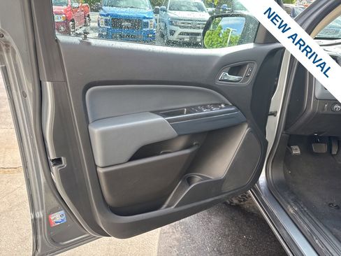 Used 2022 Chevrolet Colorado Z71 AWD/4WD image 16