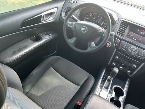 Used 2020 Nissan Pathfinder S FWD image 9