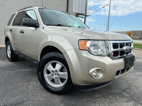 Used 2011 Ford Escape XLT w/ 203A Rapid Spec Order Code FWD image 1