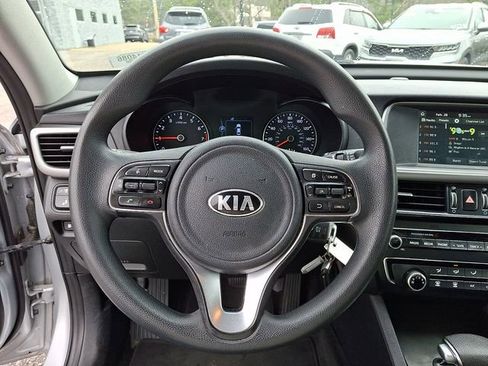 Used 2018 Kia Optima LX w/ 17" Alloy Wheels Package image 19