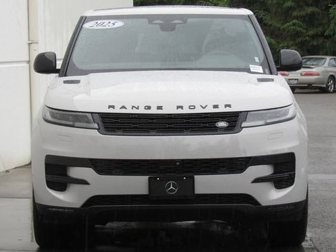 Used 2025 Land Rover Range Rover Sport SE AWD/4WD image 3