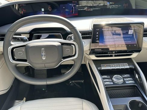 New 2026 Lincoln Nautilus Reserve image 23