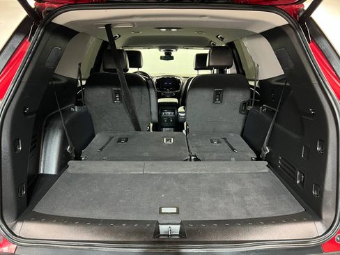 Used 2021 Chevrolet Traverse RS image 23