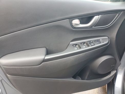 Used 2021 Hyundai Kona Limited FWD image 8