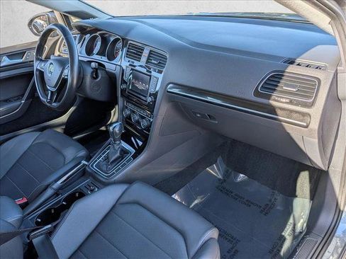 Used 2015 Volkswagen Golf S image 24
