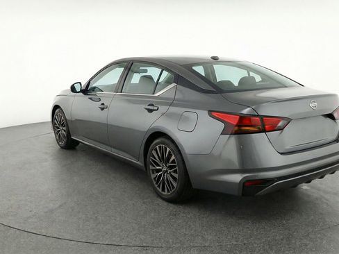 Used 2025 Nissan Altima 2.5 SV image 6