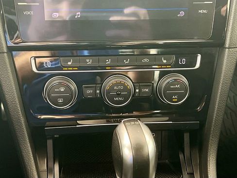 Used 2018 Volkswagen Golf R 4-Door AWD/4WD image 17